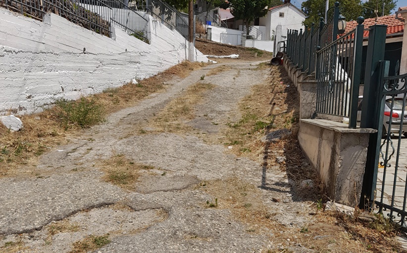 Ζητούν ασφαλτόστρωση ενός δρόμου εδώ και 25 χρόνια στο Φωτεινό!