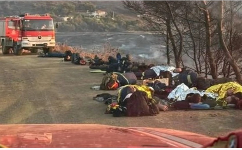 Κερατέα: Πυροσβέστες ξάπλωσαν να ξεκουραστούν μετά τη μάχη με τις φλόγες!