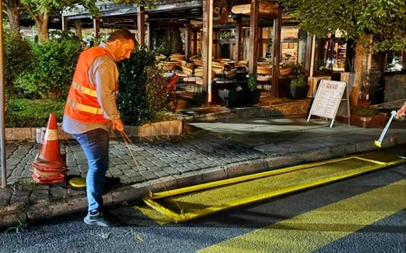 Διαγραμμίσεις διαβάσεων στο κέντρο της Καλαμπάκας από τον Δήμο Μετεώρων