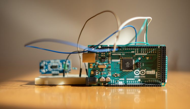 Arduino για μαθητές 12 -15 ετών στη Βιβλιοθήκη Καλαμπάκας