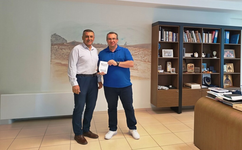 Συνάντηση Κουρέτα με τον Καθηγητή Μάριο Παπαευσταθίου...