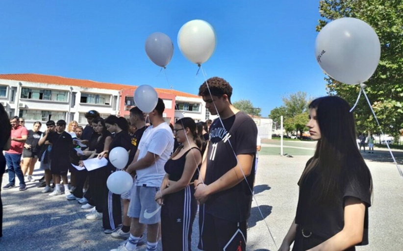 Επιμνημόσυνη δέηση στη Φαρκαδόνα για τους αδικοχαμένους μαθητές του δυστυχήματος στον Μαλιακό