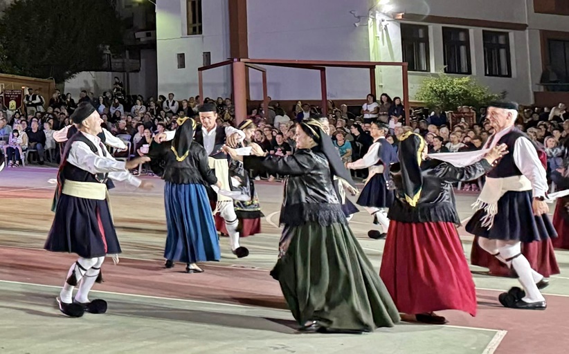 Ευχαριστήριο επιτροπής 4ης γιορτής παραδοσιακών χορών και δρώμενων πολιτιστικών συλλόγων Δήμου Μετεώρων.