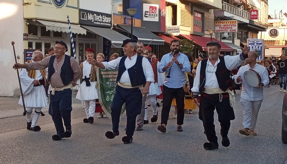 Ενθουσίασε η 4η Γιορτή Παραδοσιακών χορών και δρώμενων των συλλόγων του Δήμου Μετεώρων