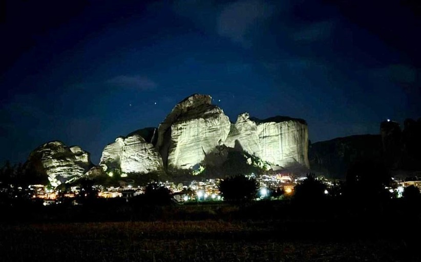 Μετέωρα: Όλα όσα είπε ο δήμαρχος Λευτέρης Αβραμόπουλος στην Athens Voice για το πρόγραμμα «Φως Παντού