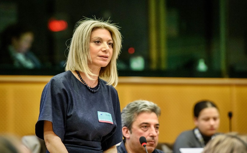 Τέμπη: «Αποποιηθείτε της ασυλίας σας» – «Στενό μαρκάρισμα» Καρυστιανού σε Μητσοτάκη
