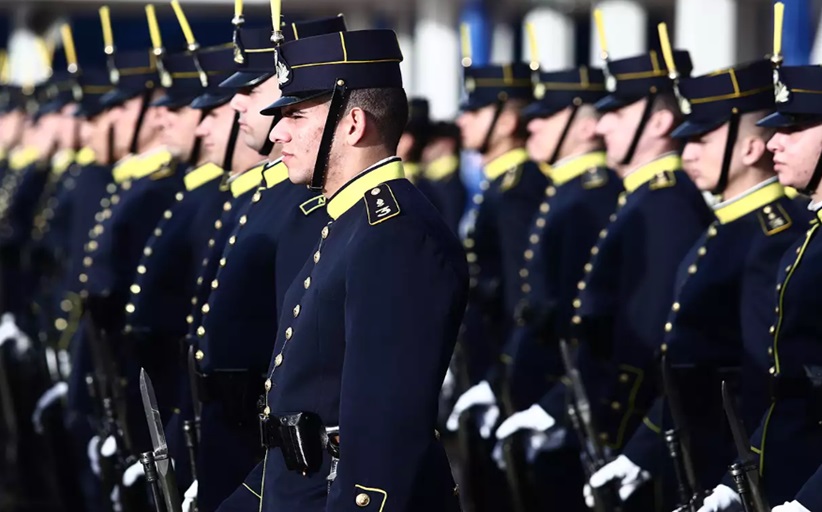 Στρατιωτικές Σχολές: Στα 600 ευρώ η αποζημίωση και εισαγωγή από όλα τα πεδία