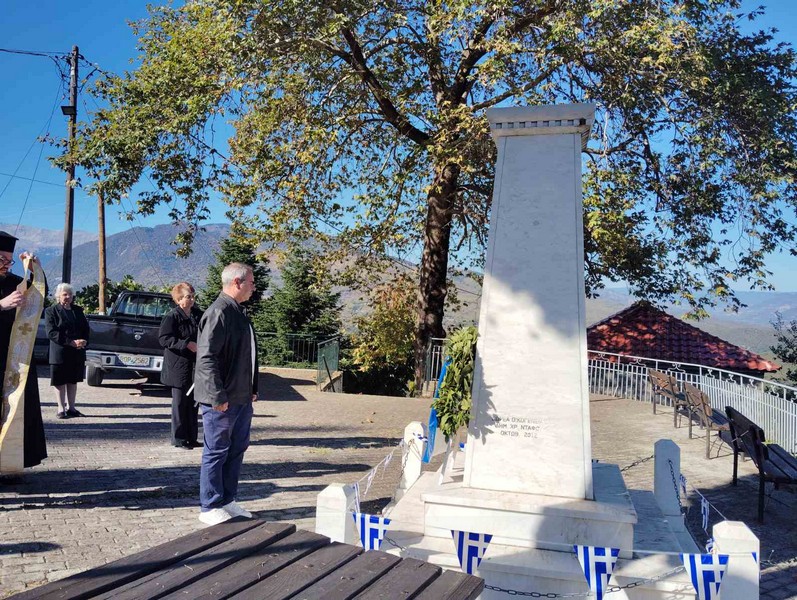 Η Κρύα Βρύση τίμησε την επέτειο της 28ης Οκτωβρίου με κατάθεση στεφάνων...