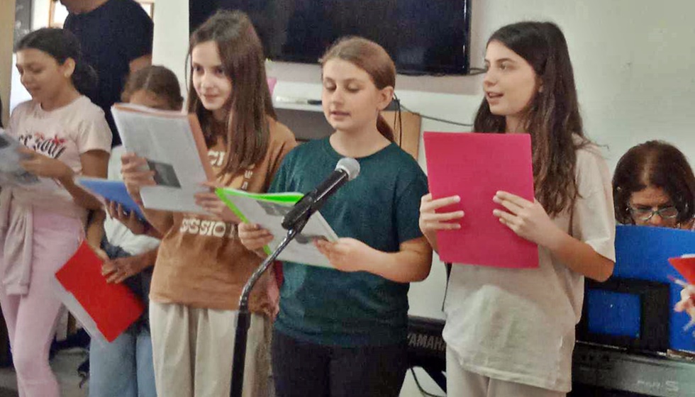 Τα παιδιά του 1ου Δημοτικού Σχολείου Καλαμπάκας τίμησαν την 