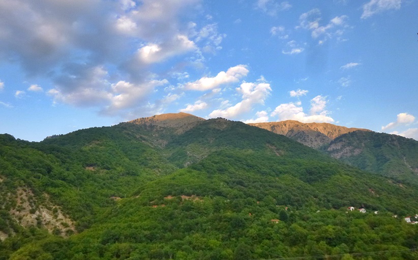 Παρωδία για τεράστιο Αιολικό στα βουνά Τρικάλων και Καρδίτσας...