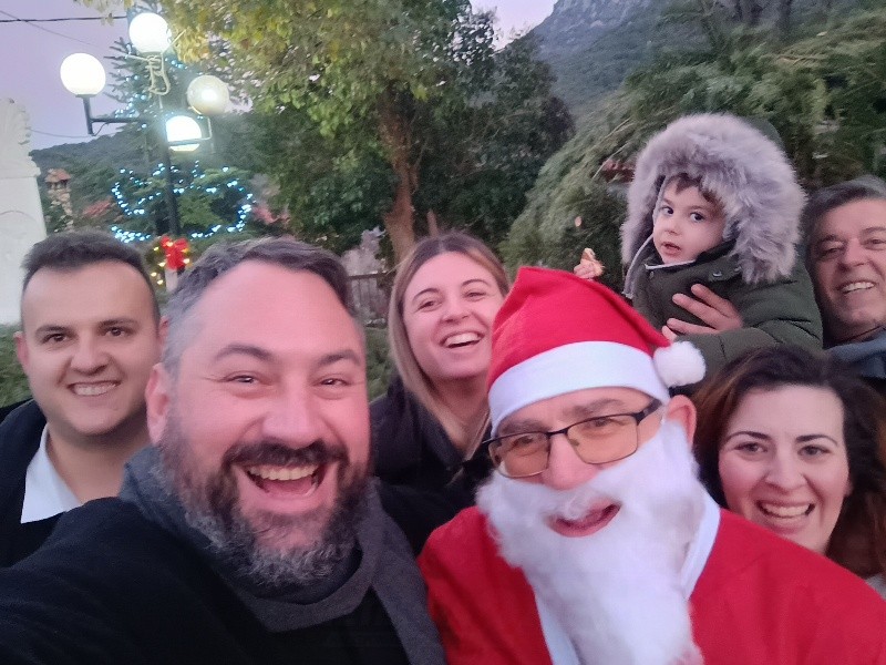 Ευχαριστίες για το Ενοριακό Χριστουγεννιάτικο Χωριό στη Διάβα... (Εικόνες)