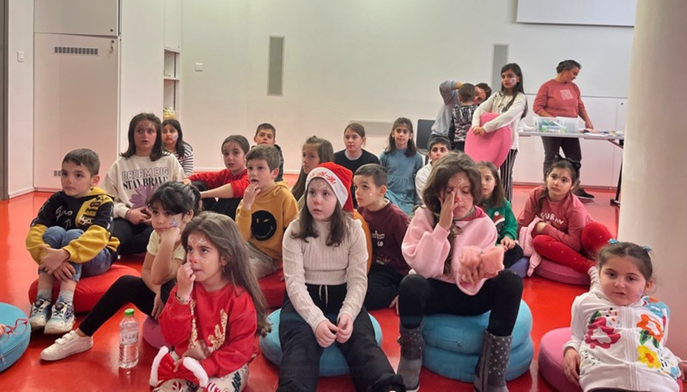 Βιβλιοθήκη Καλαμπάκας: Πραγματοποιήθηκε η Ζωγραφική Προσώπου και η Ανάγνωση  Χριστουγεννιάτικης Ιστορίας