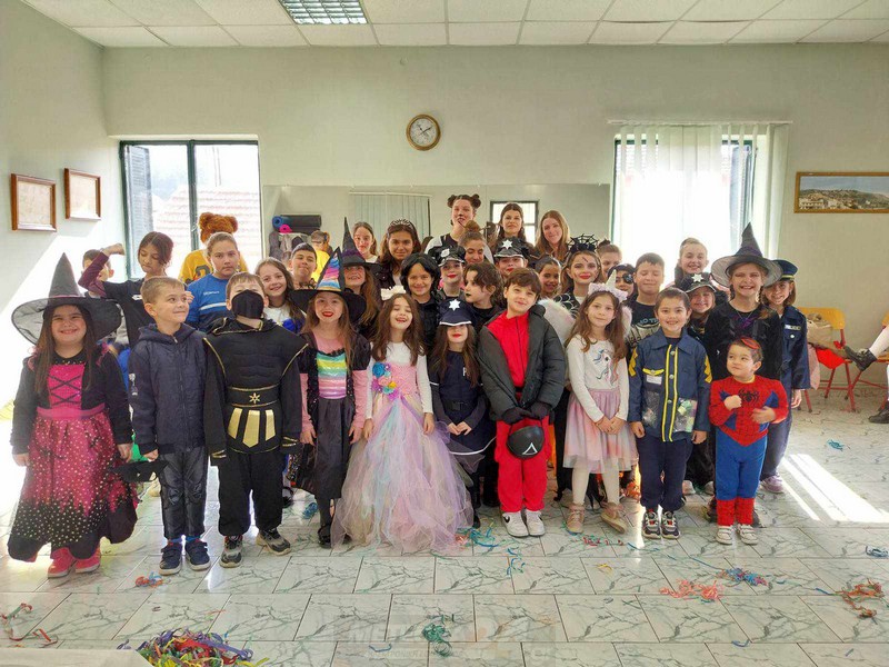 Αποκριάτικο πάρτι πραγματοποίησε ο ΕΜΟ Βασιλικής για τα χορευτικά του συλλόγου