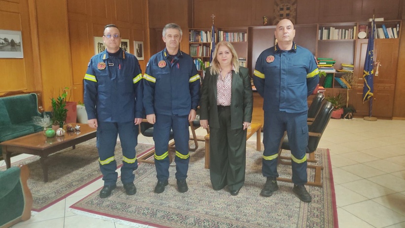 Επίσκεψη του Συντονιστή Επιχειρήσεων Στερεάς Ελλάδας και Θεσσαλίας του Πυροσβεστικού Σώματος στην Αντιπεριφερειάρχη της Π.Ε. Τρικάλων