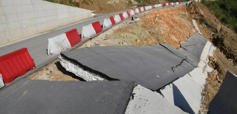 Κατέρρευσε ο νέος παραλιακός δρόμος Λάρισα -Βόλος πριν εγκαινιαστεί!