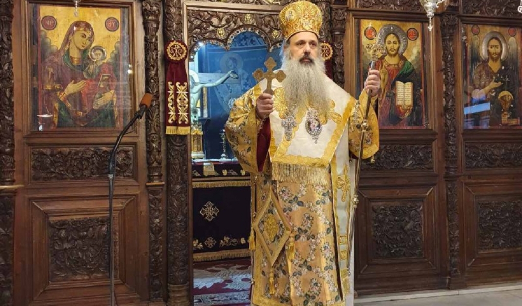 Ο Μητροπολίτης Σταγών και Μετεώρων κ.κ. Θεόκλητος στα σχολεία της Καλαμπάκας για τον Αγιασμό...