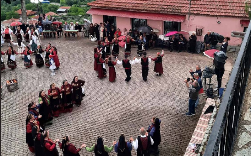 Ευχαριστήριο του Μορφωτικου. Συλλλογου Απανταχού Κρυοβρυσιωτων 