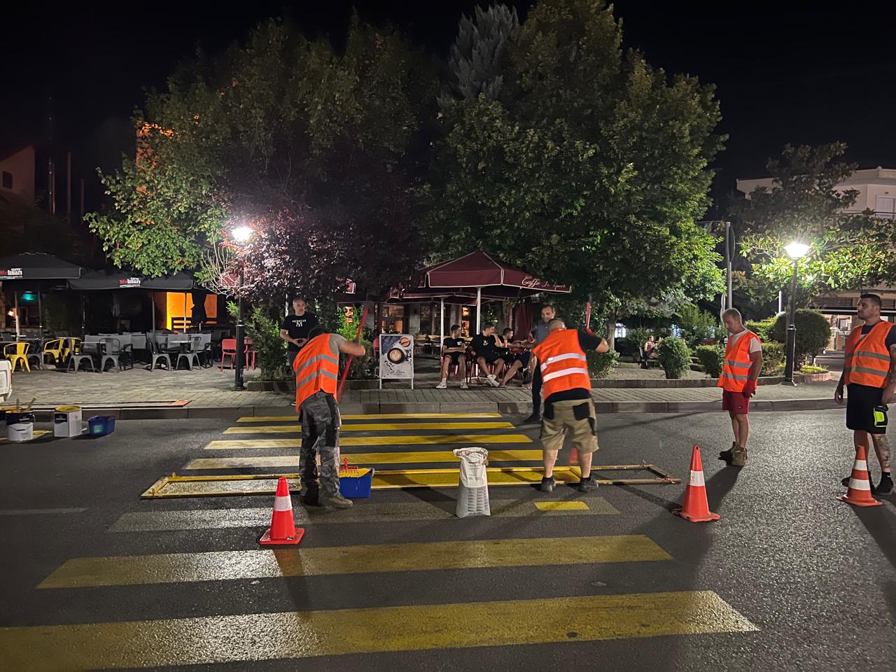 Σε πλήρη εξέλιξη από τον Δήμο Μετεώρων η συντήρηση διαβάσεων πεζών στην  Καλαμπάκα