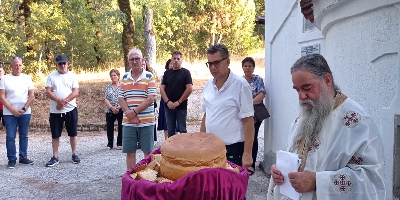 Με κατάνυξη ο Μέγας Εσπερινός στην εμβληματική εκκλησία της Αγίας Παρασκευής Αγιοφύλλου...