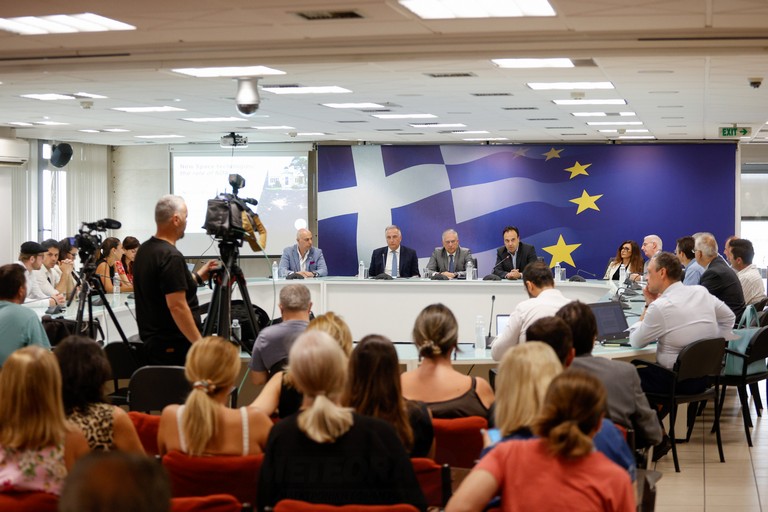 Αλλαγή του σκηνικού του καιρού με βροχές - καταιγίδες και δυνατούς ανέμους...