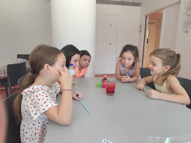 Βιβλιοθήκη Καλαμπάκας: «Σταγόνα - σταγόνα πειραματίζομαι», η  μαγεία του νερού μέσα από πειράματα!