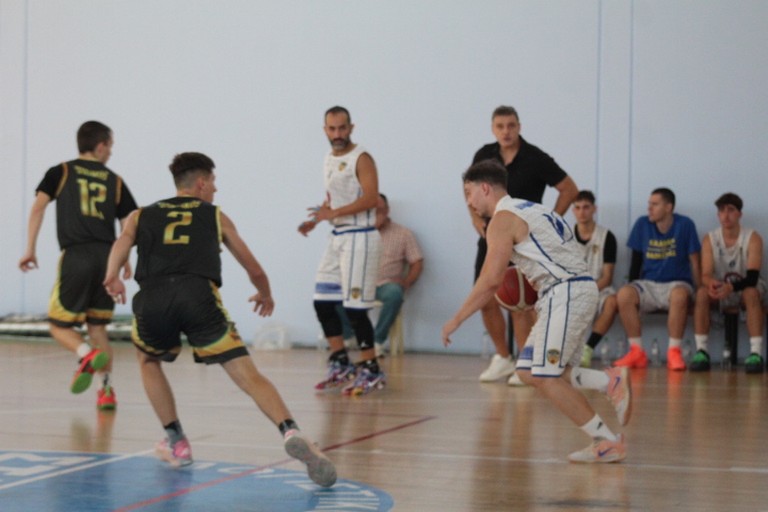 Εικόνες από το παιχνίδι κυπέλλου μπάσκετ ΑΟ Καλαμπάκας - Σπάρτακος Λάρισας 51-84