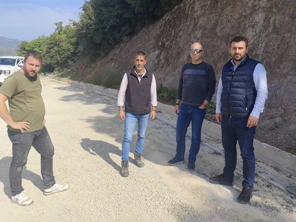 Εργασίες ανακατασκευής οδοστρώματος στο σπήλαιο της Θεόπετρας...