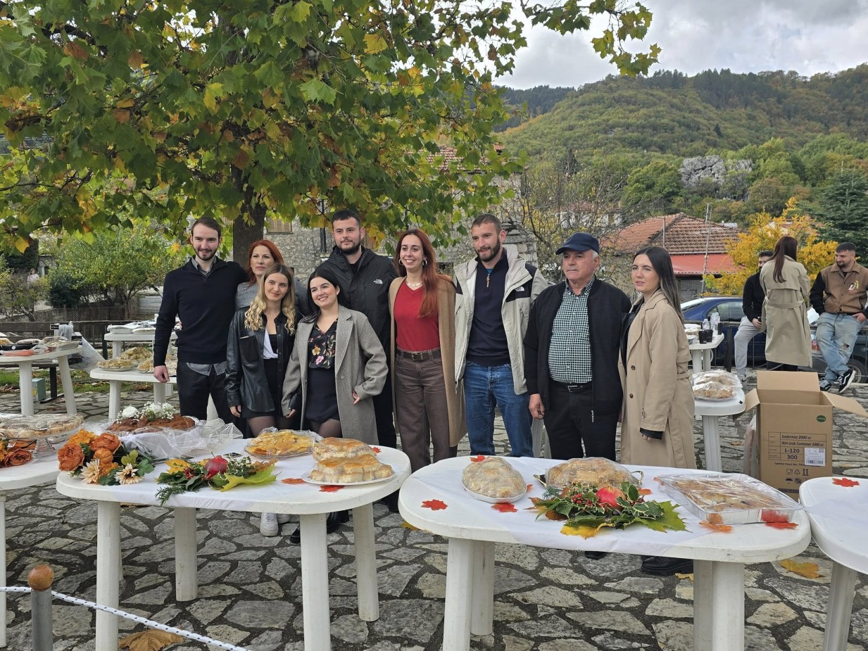 Γιορτή πίτας και γλυκού στην πλατεία της Καλομοίρας...