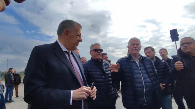 Αποκλειστική συνέντευξη του Υφυπουργού Υποδομών Νίκου Ταχιάου στον Μετέωρα 90,3 FM...