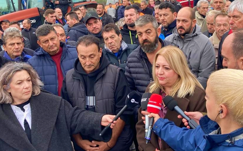 Δίπλα στους αγρότες η κ. Χρύσα Ντιντή