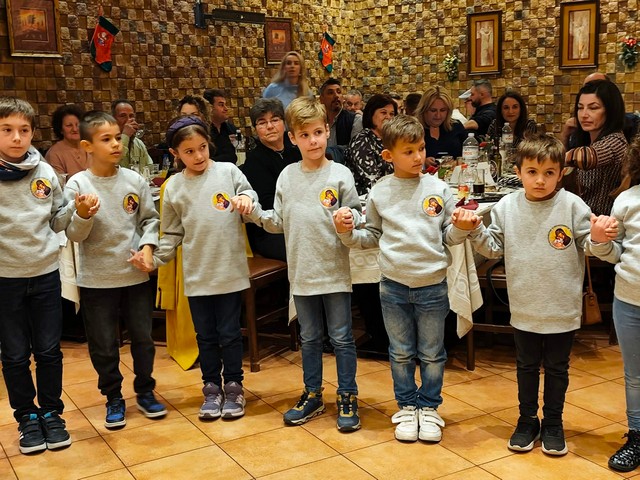 Κέφι και χορός στον ετήσιο χειμερινό χορό του Συλλόγου της Παλαιοπαναγιάς...
