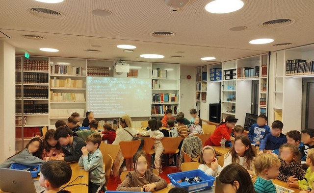 Χριστουγεννιάτικη Ρομποτική στη Βιβλιοθήκη Καλαμπάκας...
