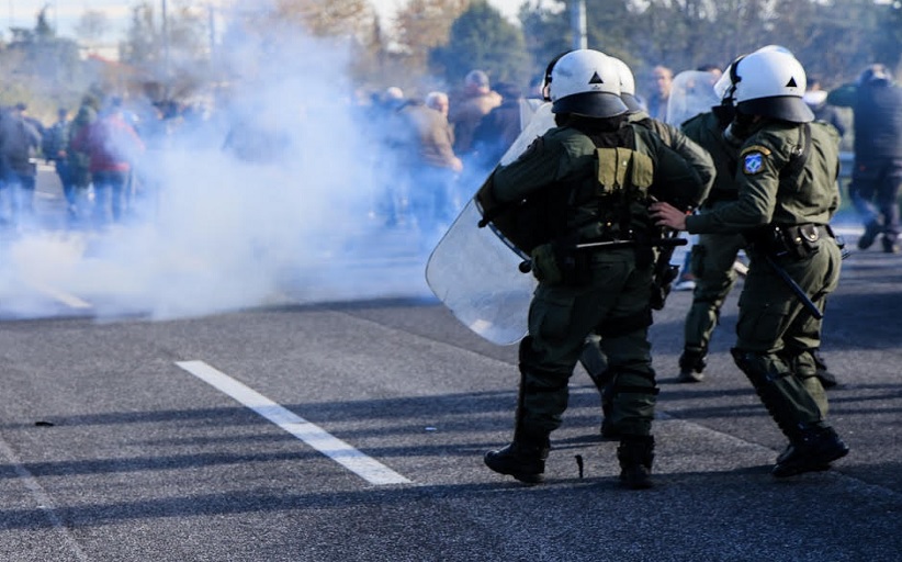 Η ΑΝΤΑΡΣΥΑ στηρίζει τους αγωνιζόμενους αγρότες και καταγγέλλει τη βαρβαρότητα της αστυνομικής καταστολής