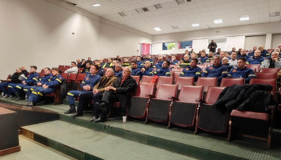 Εκδήλωση Δήμου Μετεώρων και της τοπικής Πυροσβεστικής Υπηρεσίας, για τα τροχαία ατυχήματα με ηλεκτρικά αυτοκίνητα  (Εικόνες)