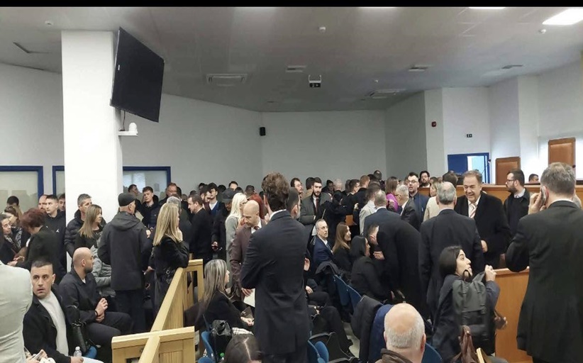 Νίκος Πλακιάς: Σήμερα μπάζωσαν και τα υπόλοιπα μέλη της οικογένειας μας μέσα σε μια απαράδεκτη δικαστική αίθουσα!