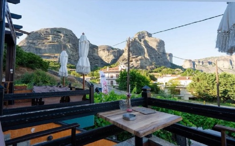 Ζητείται σερβιτόρος/α με εμπειρίας και γνώση αγγλικής από το Cafe - Bar Αέρινο
