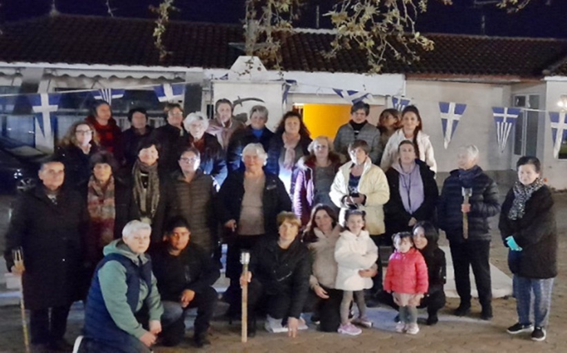 Αναβίωσε στην Σαρακίνα το έθιμο της λαμπαδηφορίας από τον Πολιτιστικό Σύλλογο!