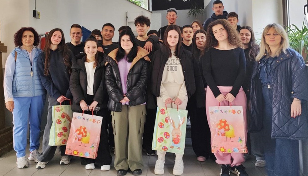 Στιγμές ευαισθησίας και συγκίνησης - Μαθητές της Γ’ τάξης του ΓΕΛ Καλαμπάκας στο Ειδικό Δημοτικό Σχολείο Καλαμπάκας...