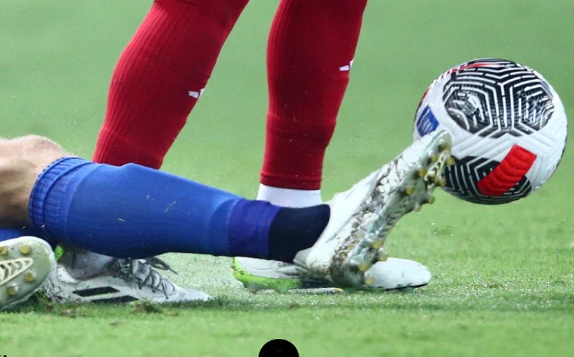 «Στη κόψη του ξυραφιού»: Επανέναρξη στα play off της Super League 