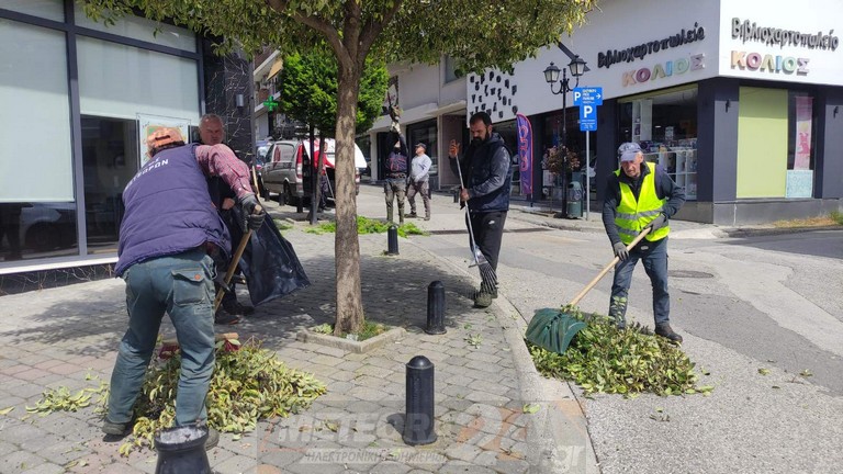 Δήμος Μετεώρων: Συνεχίζονται οι εργασίες καθαρισμού και καλλωπισμού της  Καλαμπάκας ενόψει του Πάσχα