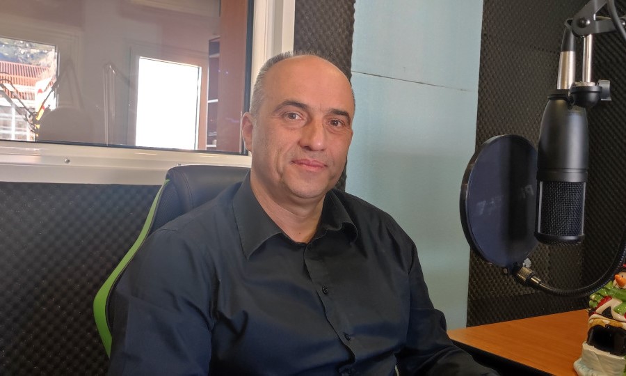 Ο Σπύρος Νικολογιάννης για την εκπαιδευτική ημερίδα για την εξυπηρέτηση πελατών από το Επιμελητήριο Τρικάλων στην Καλαμπάκα
