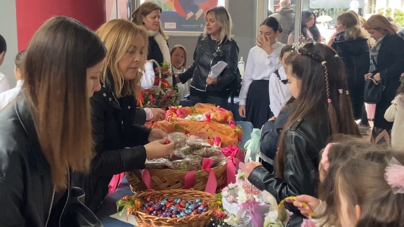 Το έθιμο των Λαζαρίνων αναβίωσε στα Τρίκαλα...
