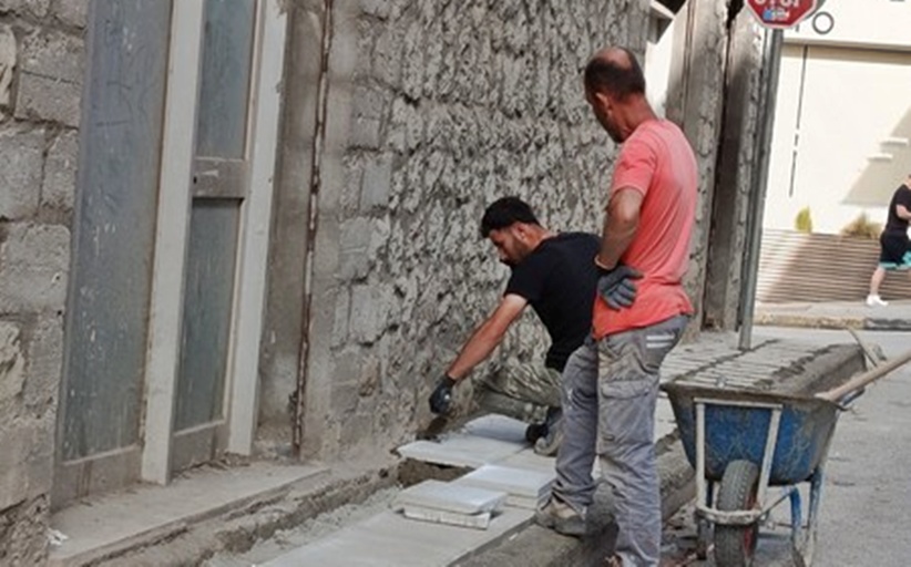 Σε εξέλιξη εργασίες κατασκευής και επισκευής πεζοδρομίων στην Καλαμπάκα  από τον Δήμο Μετεώρων