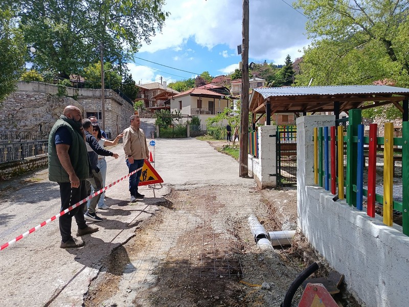 Σε εξέλιξη εργασίες τσιμεντοστρώσεων στον Κλεινοβό