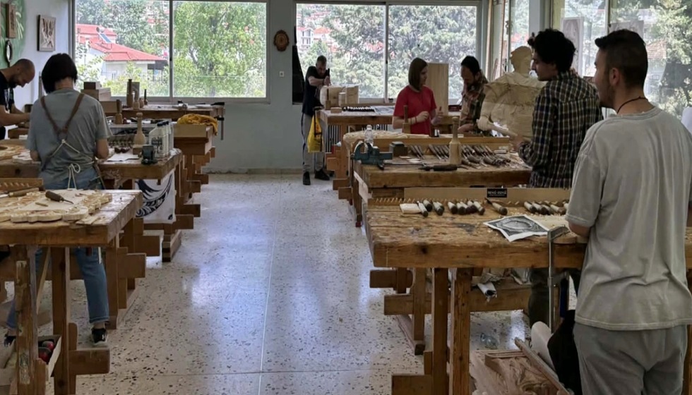 Τέχνη από ξύλο: Η Ξυλογλυπτική Σχολή Καλαμπάκας κρατάει ζωντανή μια παράδοση αιώνων