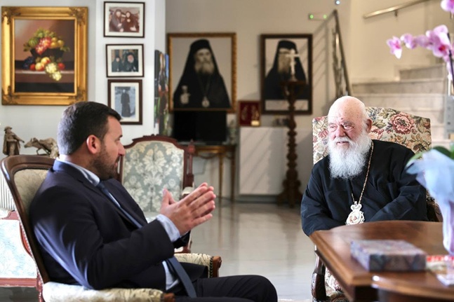 Ο Δήμαρχος Λ. Αβραμόπουλος και ο Πρόεδρος Αθ. Ρουστάνης στον Αρχιεπίσκοπο κ.κ Ιερώνυμο...