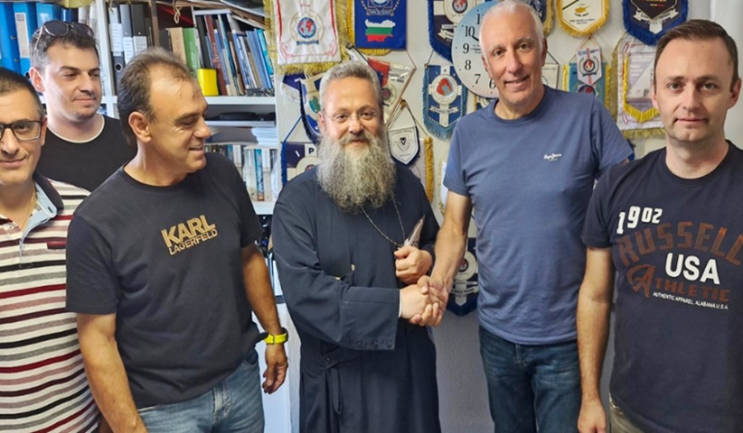 Ο Πατέρας Ευάγγελος Καραμίτζιος ανακηρύχθηκε Επίτιμο Μέλος της Διεθνούς Ένωσης Αστυνομικών Τρικάλων