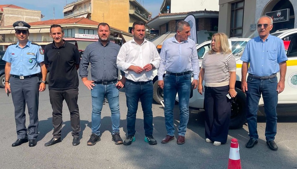 Παραδόθηκαν και επίσημα 3 νέα οχήματα 4Χ4 από την Περιφέρεια Θεσσαλίας στην Πολιτική Προστασία του Δήμου Μετεώρων