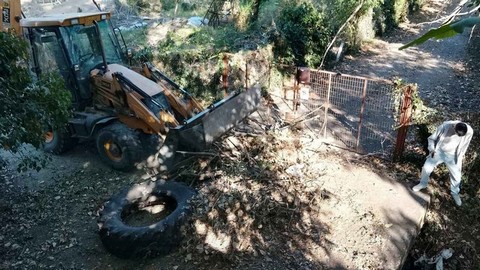 Συνεχίζονται οι εργασίες καθαρισμού ρεμάτων από τον Δήμο Μετεώρων σε  Θεόπετρα και Καστράκι
