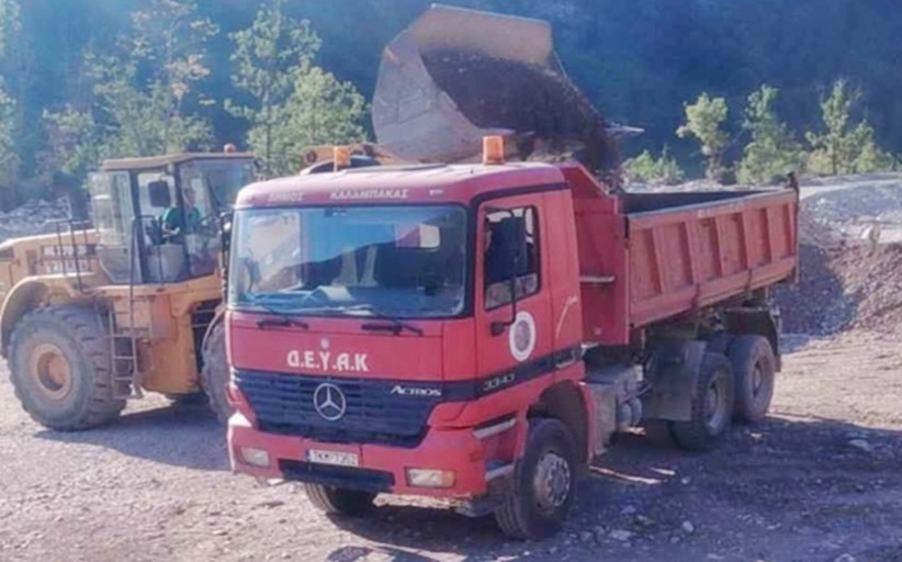 Συνεχίζονται οι παρεμβάσεις για τη βελτίωση των αγροτικών δρόμων στη Χρυσομηλιά...